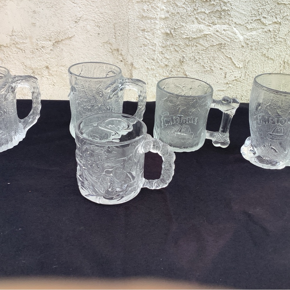 flinstones mcdonalds mug 4 + 1 Batman Total Of 5